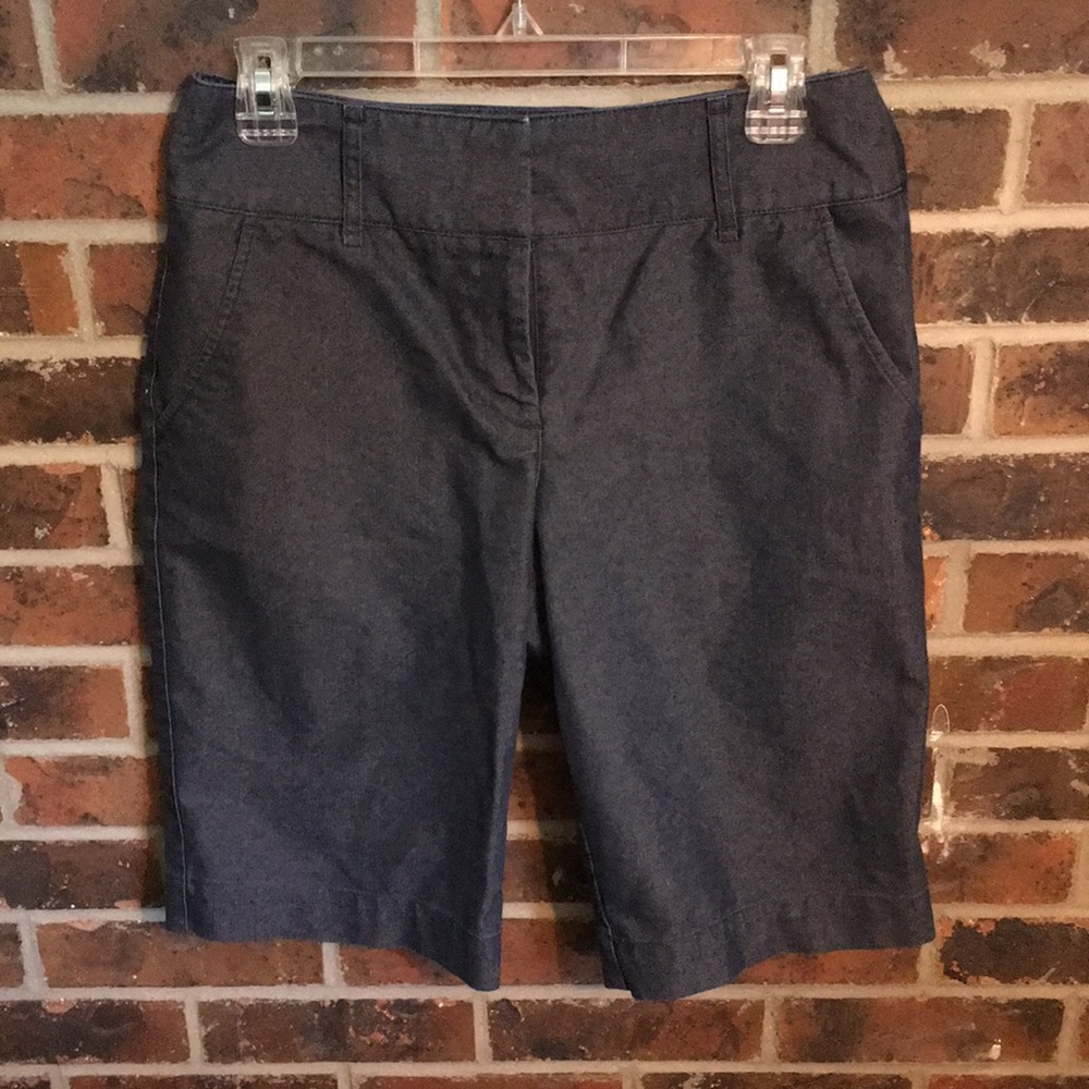 Dana Buchanan signature women’s size 6 Bermuda shorts